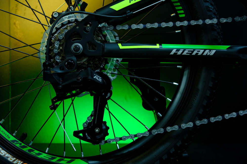 Heam First 207 Матовый Чёрный/Зелёный